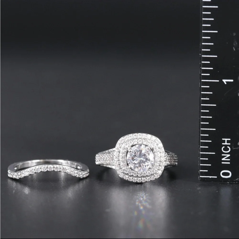 Elegant Silver Women's Ring